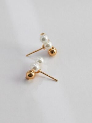 Balance Wood Pearl Earrings - Hestia