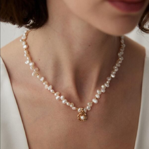 Camellia Flower Pearl Necklace - Scarlett